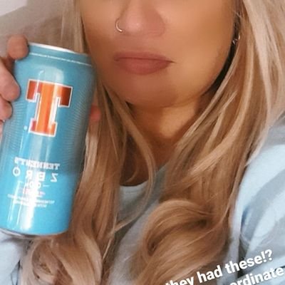 Profile Picture of Carly Connor (@CarlyLConnor) on Twitter