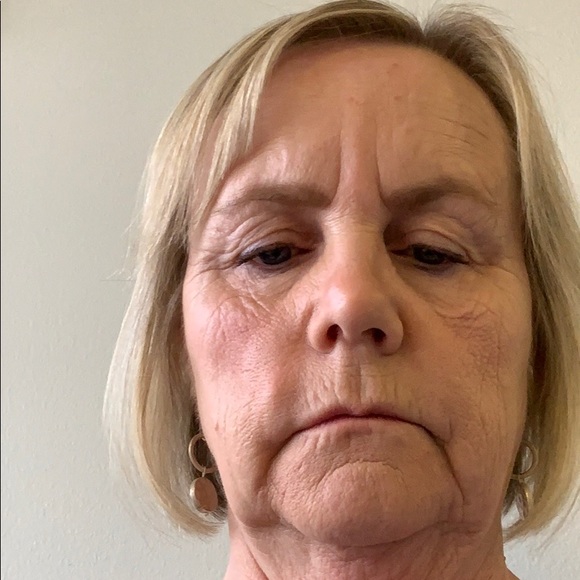 Profile Picture of Sharon Sciabbarrasi (@smbs57) on Poshmark