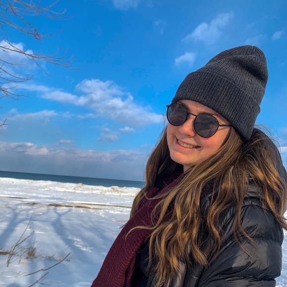 Profile Picture of Kaitlyn Chilvers (@kchilvers9) on Poshmark