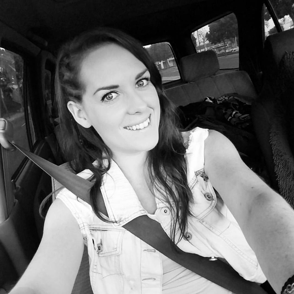 Profile Picture of Andrea Wesley (@andreawesley307) on Poshmark