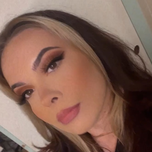 Profile Picture of Alexis Stallings (@lexiebabie_) on Poshmark