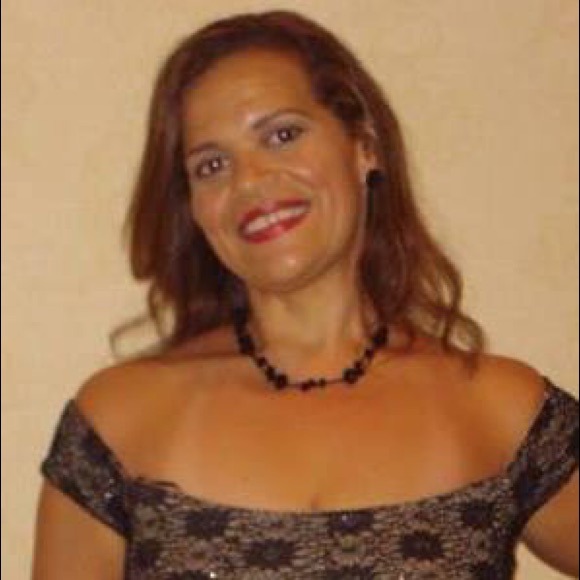 Profile Picture of Karen Haddock (@betweensizes) on Poshmark