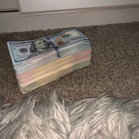 Profile Picture of Eddie James (@eddiejames895) on Poshmark