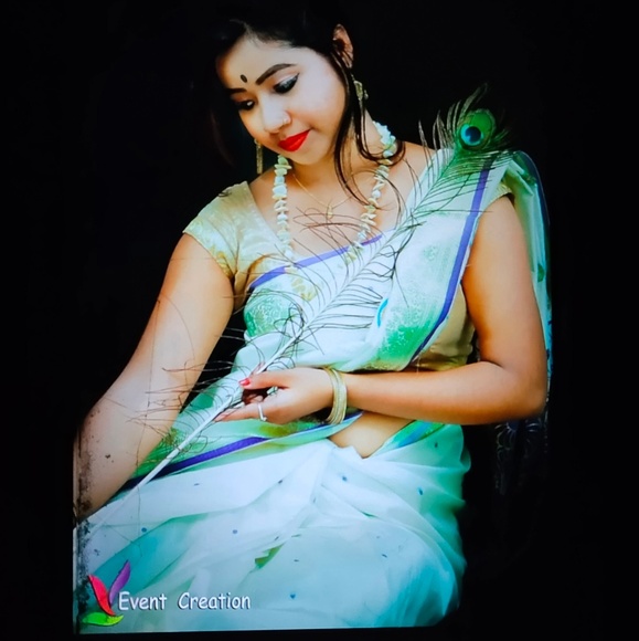 Profile Picture of Manoshi Sarkar (@manoshisarkar) on Poshmark