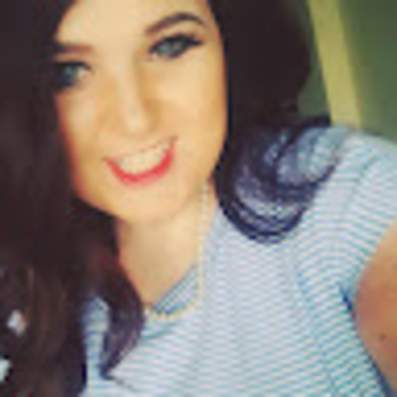 Profile Picture of Bethany Crawford (@bethanycrawf482) on Poshmark