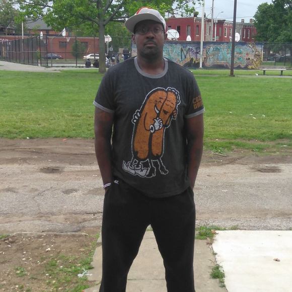 Profile Picture of Shawn Hoke (@shawnhoke) on Poshmark