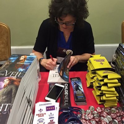 Chloe Neill - Twitter Profile Picture of Chloe Neill (@chloeneill) on Twitter