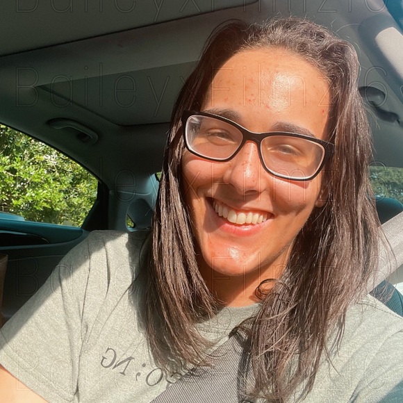 Profile Picture of Bailey Scimeca (@baileyscimeca20) on Poshmark