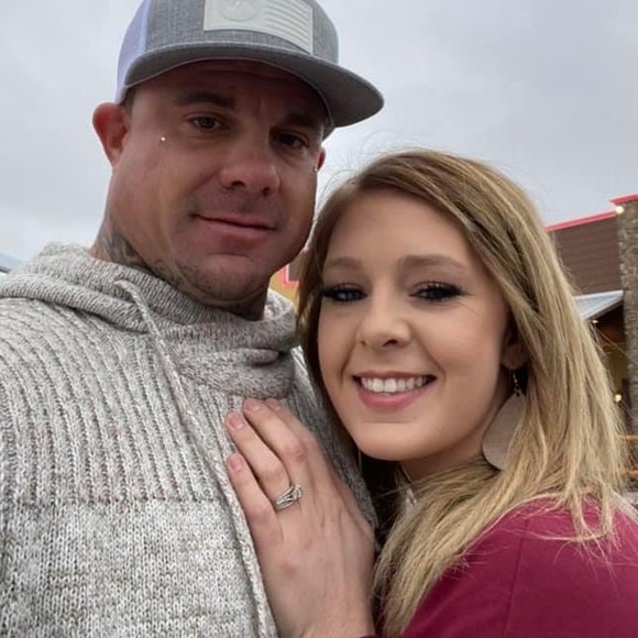 Profile Picture of Candice Sutton (@candice_sutton) on Poshmark