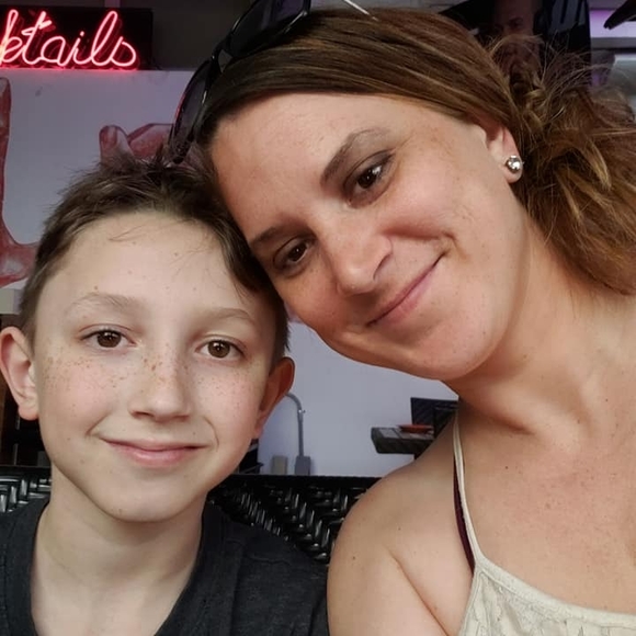 Profile Picture of Mandy Walters (@mandy_walters) on Poshmark