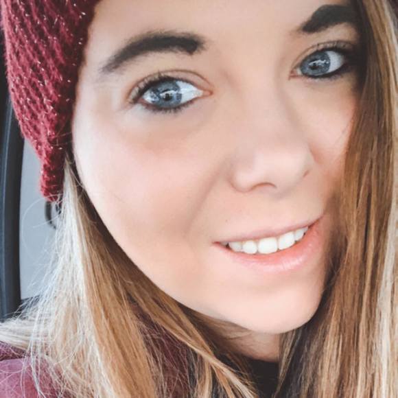 Profile Picture of Theresa Carwile (@theresa_c22) on Poshmark