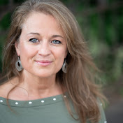 Profile Picture of Paula Robbins (@paularobbinz) on Youtube