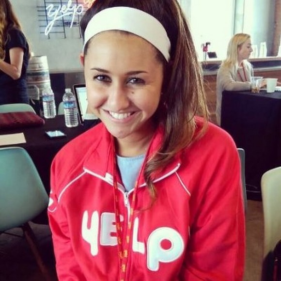 Profile Picture of Sara Mutnick (@smutnick) on Poshmark