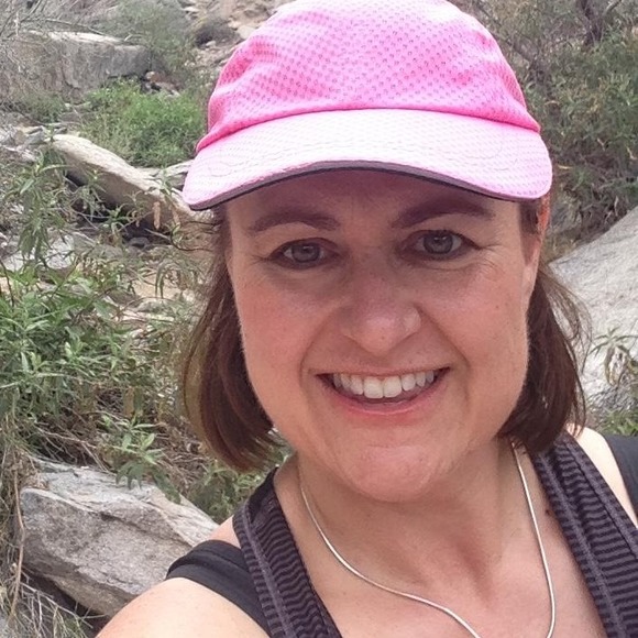 Profile Picture of Arwen Masteller (@arwenmasteller) on Poshmark