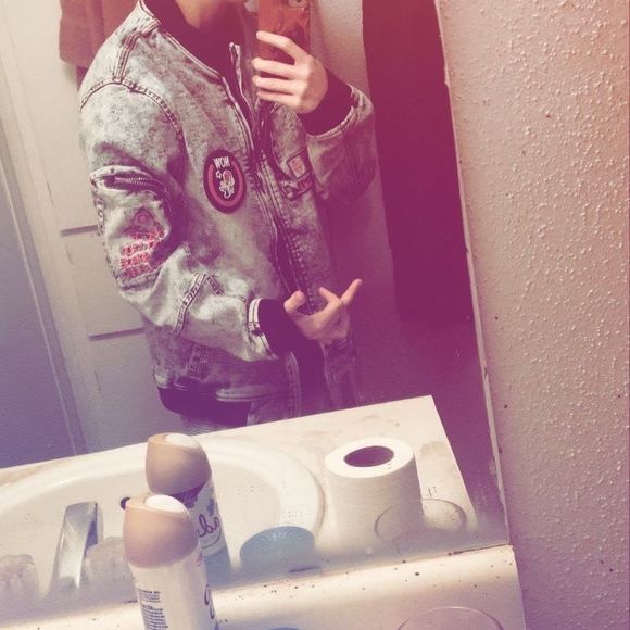 Profile Picture of Taylor Belfore (@tay592) on Poshmark