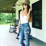 Profile Picture of Elizabeth Sullivan (@lizabelleslook) on Instagram