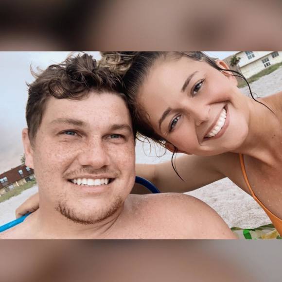 Profile Picture of Miranda Massey (@mbmass01) on Poshmark