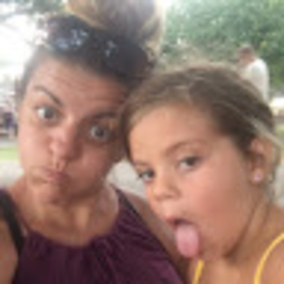 Profile Picture of Sherrie Schneider (@sls5815185) on Poshmark