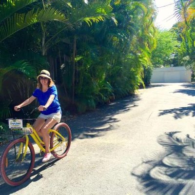 Profile Picture of Lindsay Stuart (@lindsayjstuart) on Twitter