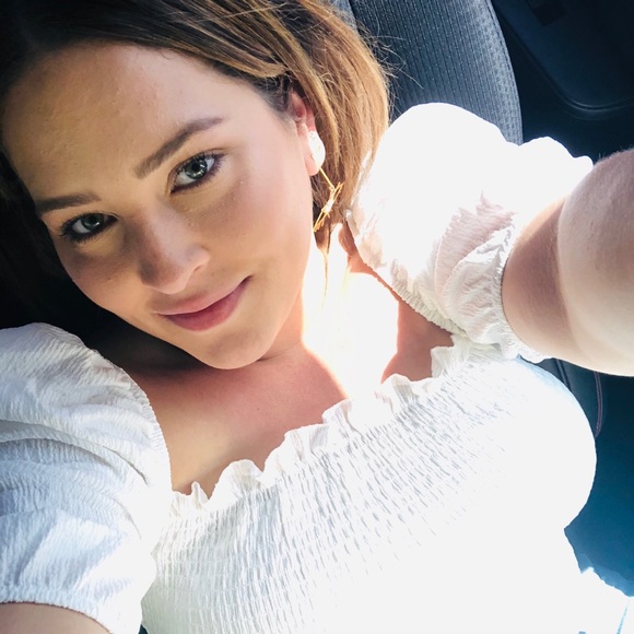 Profile Picture of Saraih Lastra (@saraihlastra) on Poshmark