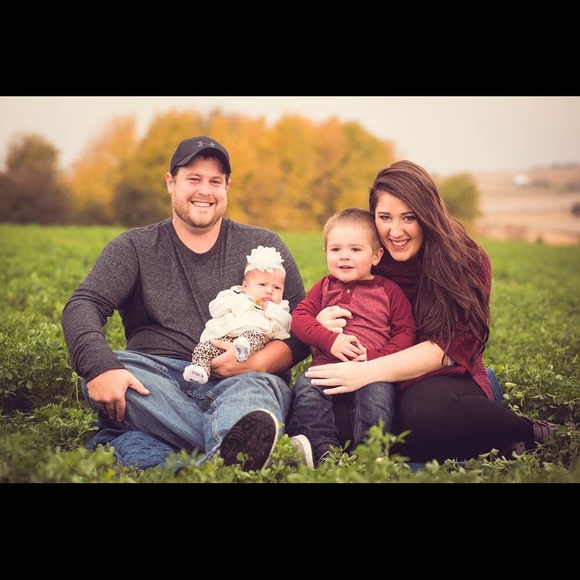 Profile Picture of Megan Mohr (@megan8238) on Poshmark