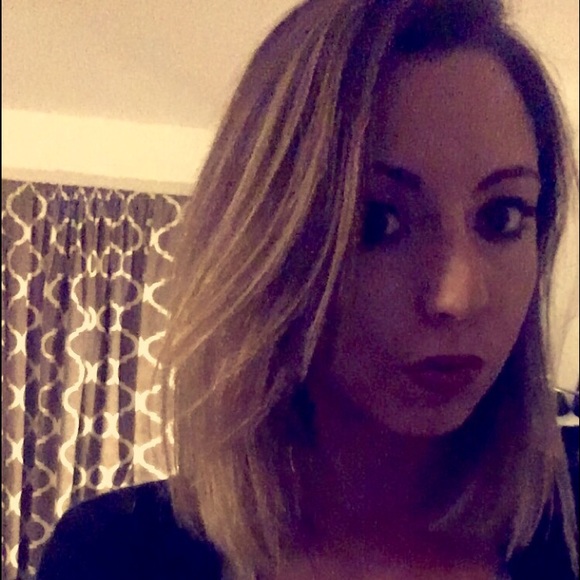 Profile Picture of Brianna Palazzi (@bpal16) on Poshmark