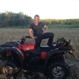 Profile Picture of Danielle Winch (@misswinch) on Pinterest