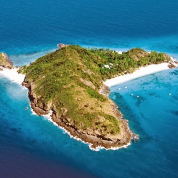 Profile Picture of Joann Lamaj (@joannlamaj) on Poshmark