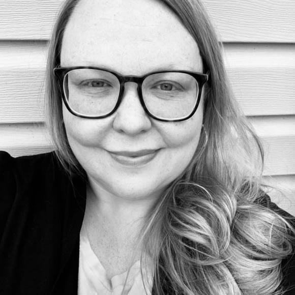 Profile Picture of Brenda Knizekewich (@brenkniz) on Poshmark
