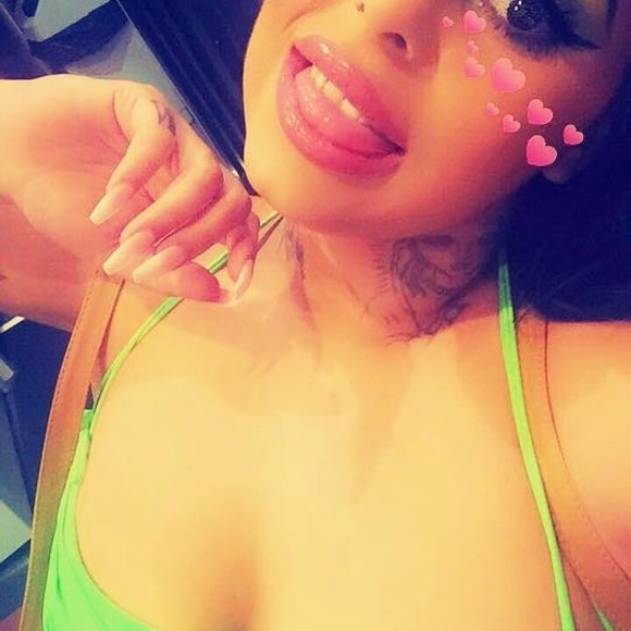 Profile Picture of Briana Grooten (@brianagrooten) on Poshmark
