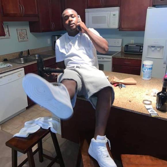 Profile Picture of Eric Coleman (@ericcoleman18) on Poshmark