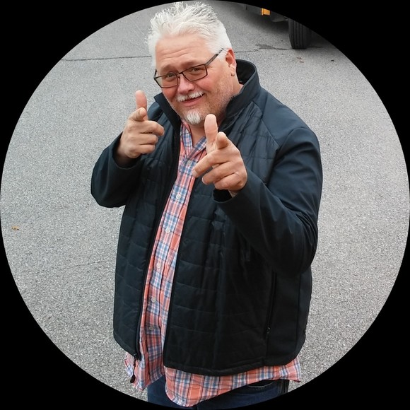 Profile Picture of Kevin Kvinlaug (@kvinlaug) on Poshmark