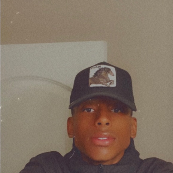 Profile Picture of Robert Armstrong (@tgarobert3) on Poshmark