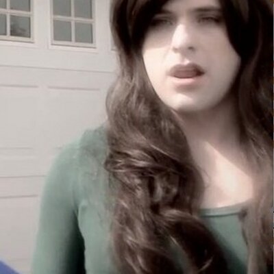 Profile Picture of Iana Hecox (@Girl_IanH) on Twitter