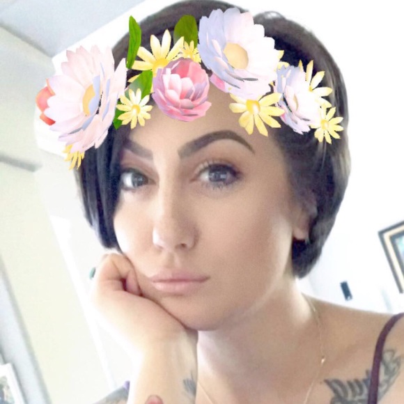 Profile Picture of Jocelyn Zimnicki (@joceysstuff) on Poshmark