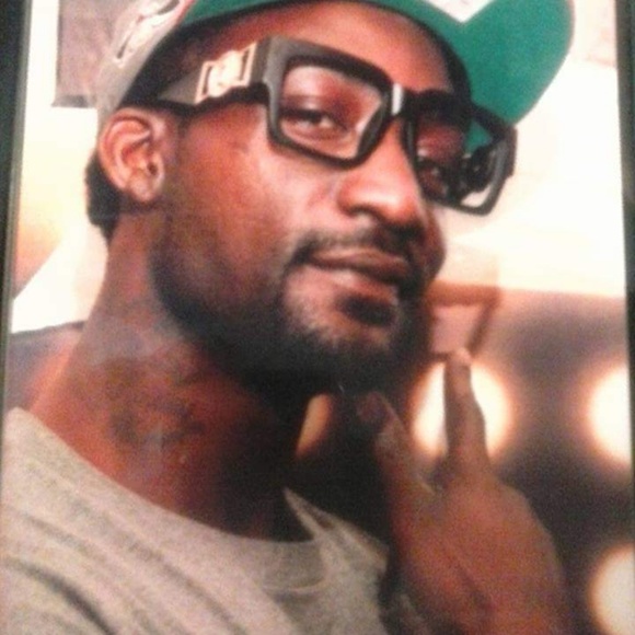 Profile Picture of Aaron Wilson (@ajaykash_20) on Poshmark