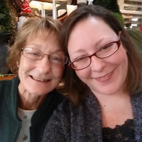 Profile Picture of Melanie Baremore (@mbare1) on Poshmark