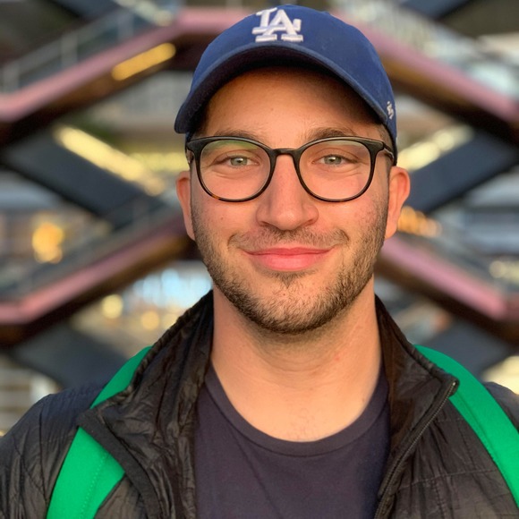 Profile Picture of Daniel Bernstein (@dbernstei) on Poshmark