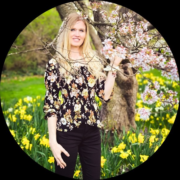 Profile Picture of Jennifer Benson (@jenniferbens735) on Poshmark