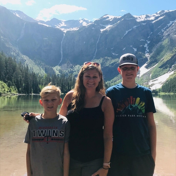 Profile Picture of Leah Clemenson (@leahkclem) on Poshmark