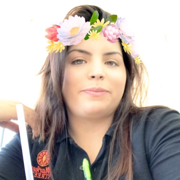 Profile Picture of Sonia Barron (@barronsonia96) on Poshmark