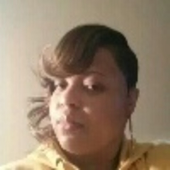 Profile Picture of Shelly Nelson (@traemom) on Poshmark