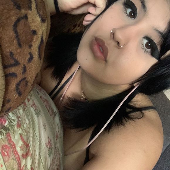 Profile Picture of Jazmine Teodecki (@jazmineteodecki) on Poshmark