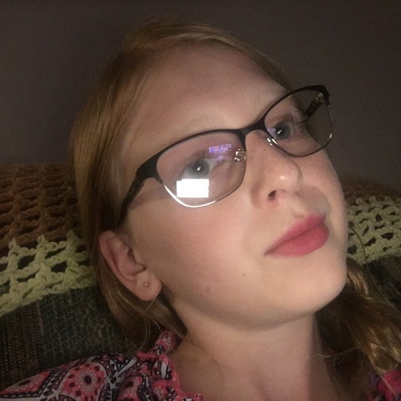 Profile Picture of Breanna Bielstein (@breanna0904) on Poshmark