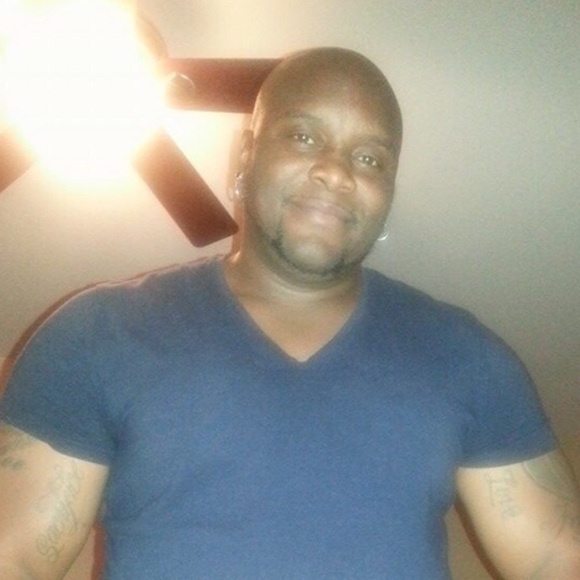 Profile Picture of Lee Richmond (@biglee1977) on Poshmark