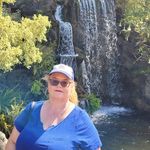 Profile Picture of Linda Robin Hooper (@blueeyesblondie1966) on Instagram