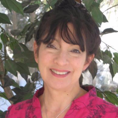 Profile Picture of Leah Boyd-Barrett (@NewEarthWarrior) on Twitter