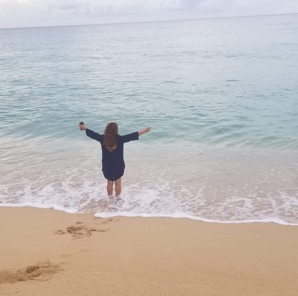 Eillim Zeland - Poshmark Profile Picture of Eillim Zeland (@milliezevallos) on Poshmark