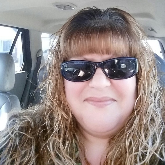 Profile Picture of Joanne Falcone (@fairygirl71) on Poshmark