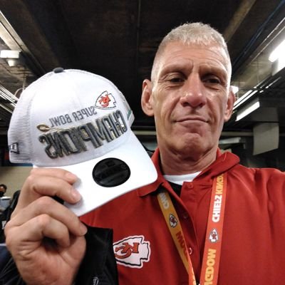 Profile Picture of Howard Whitfield (@HowardWhitfie16) on Twitter